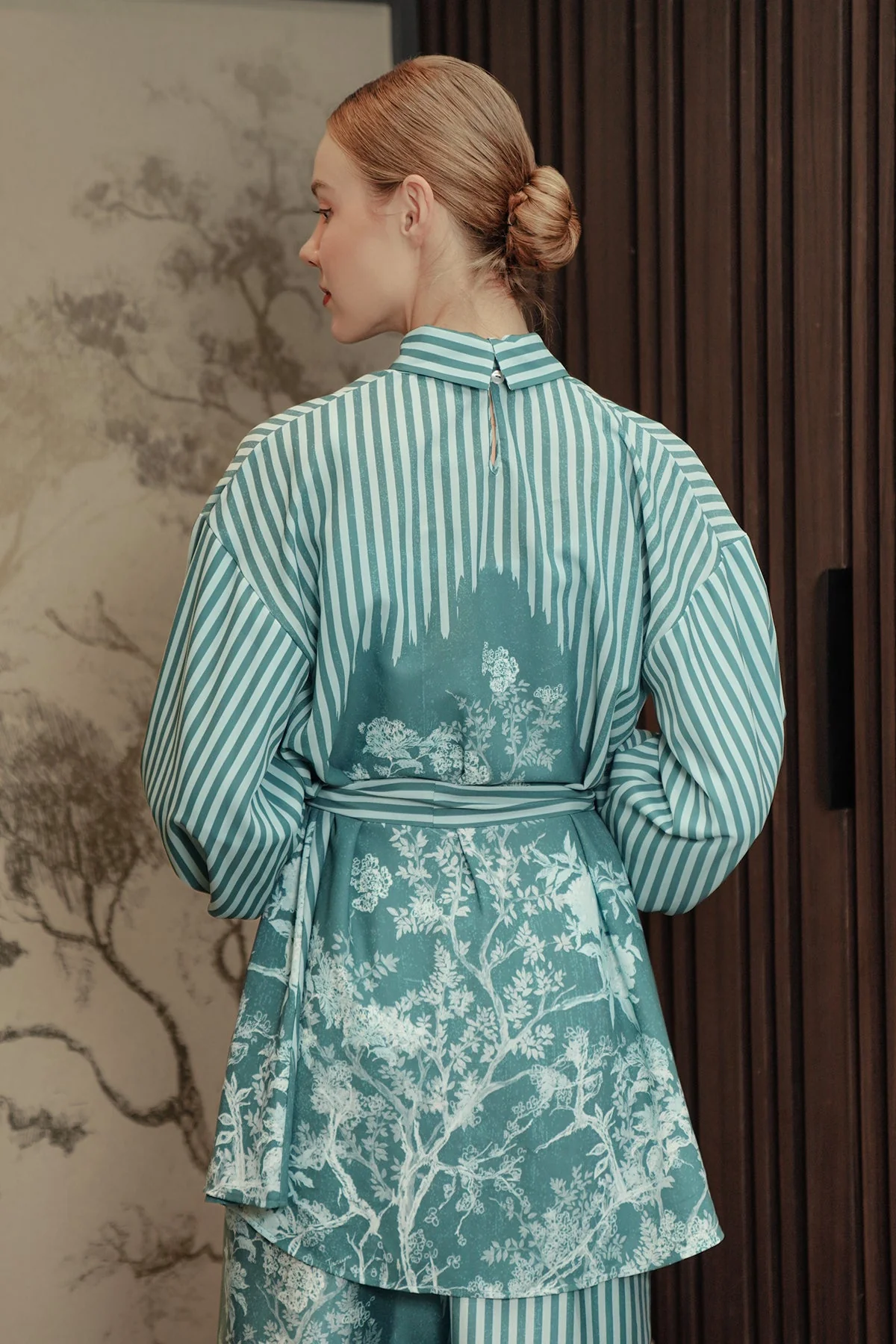 Chinoiserie Puffy Blouse - Teal - Image 4
